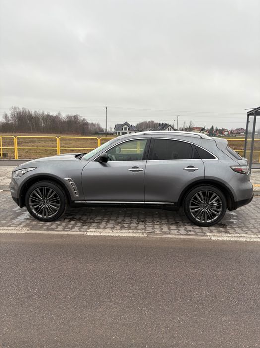 Infiniti qx70 limited edition 3,7 benzyna