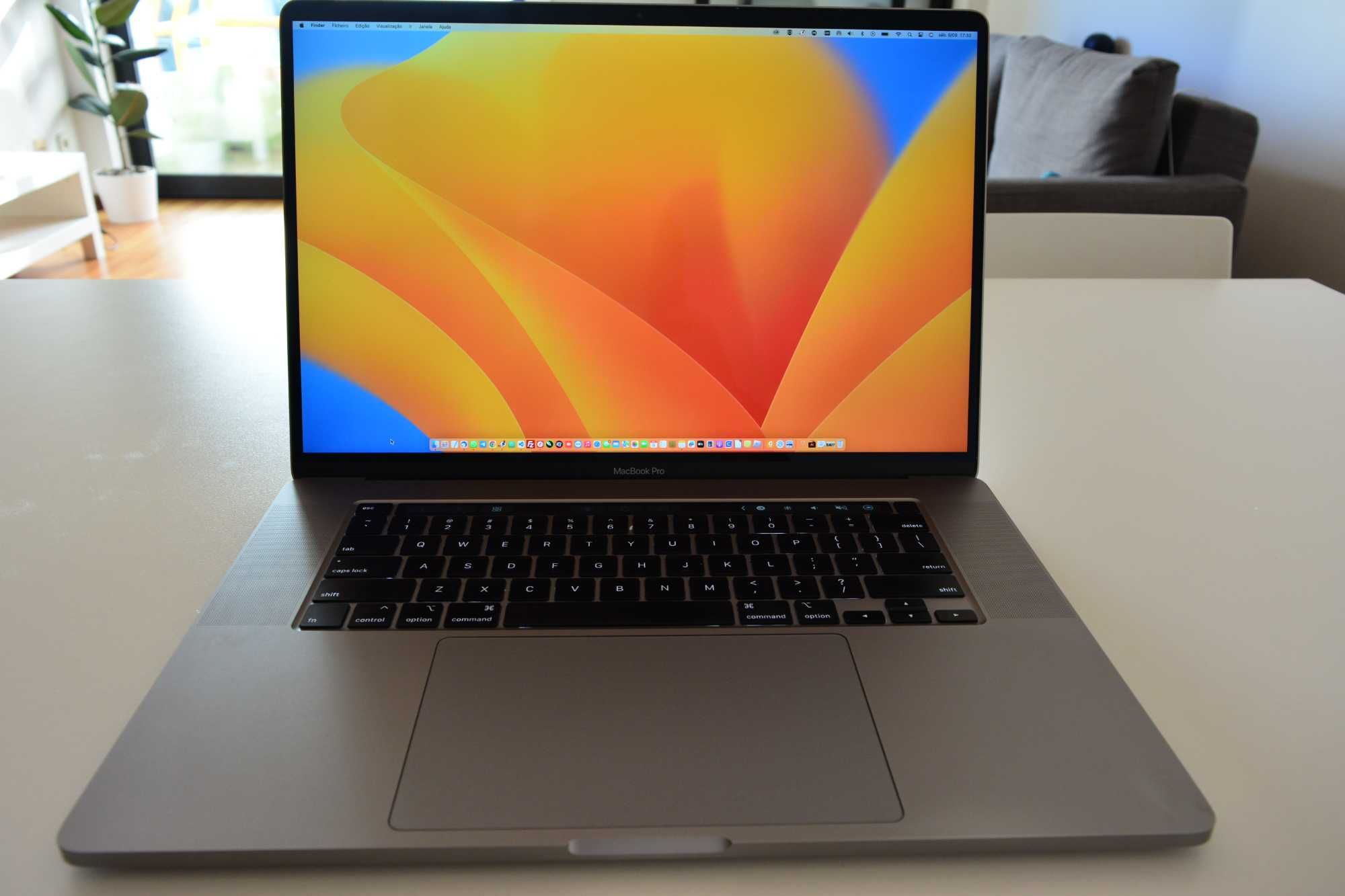 Macbook Pro 2019 16" i7 6 nucleos, 16GB, SSD 512GB, 480 ciclos.