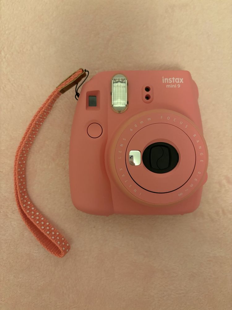 Instax cor rosa.