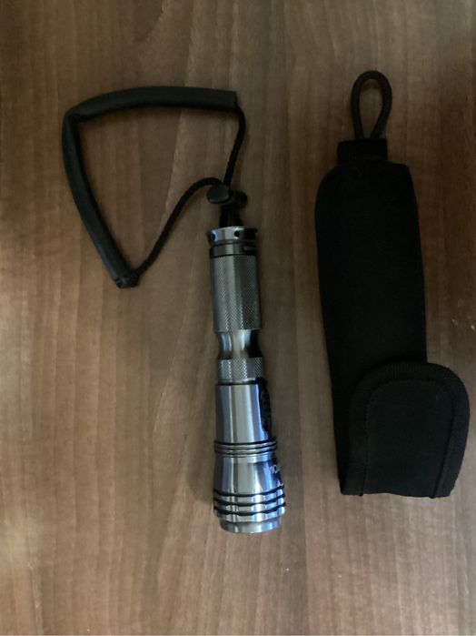 Фанарик  тактический  влагостойкий.
