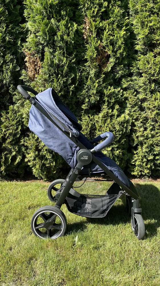 Wózek spacerowy Britax Römer b-agile M + pokrowiec zimowy i na deszcz