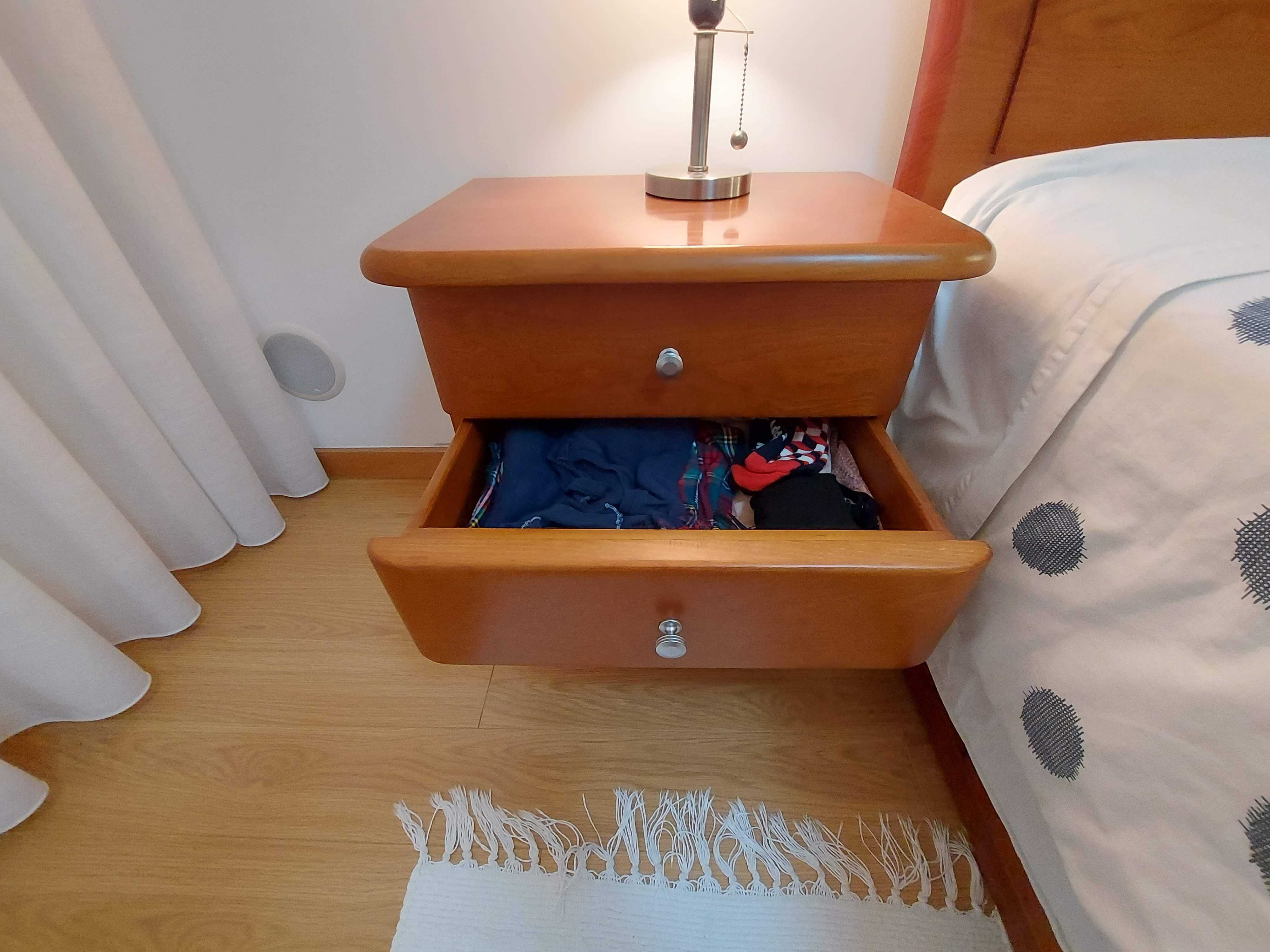 Conjunto de mobiliário de quarto