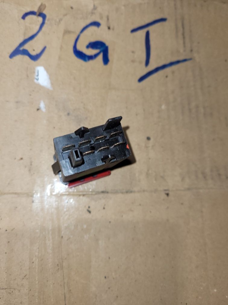 Włącznik przełącznik świateł awaryjnych audi a3 8L 1997r