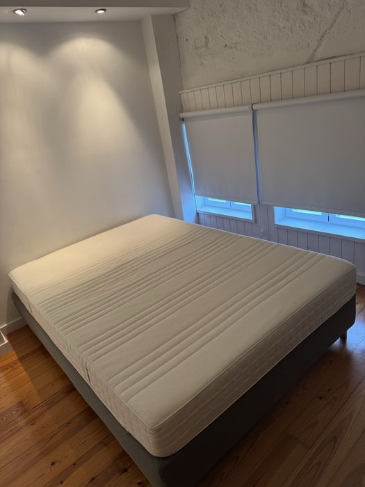 Cama Casal Completa - Pouco uso - 140x200 cm