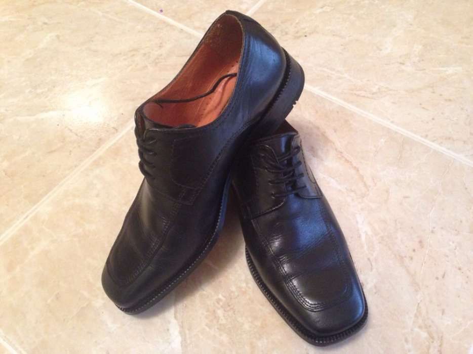 Sapato Preto em pele