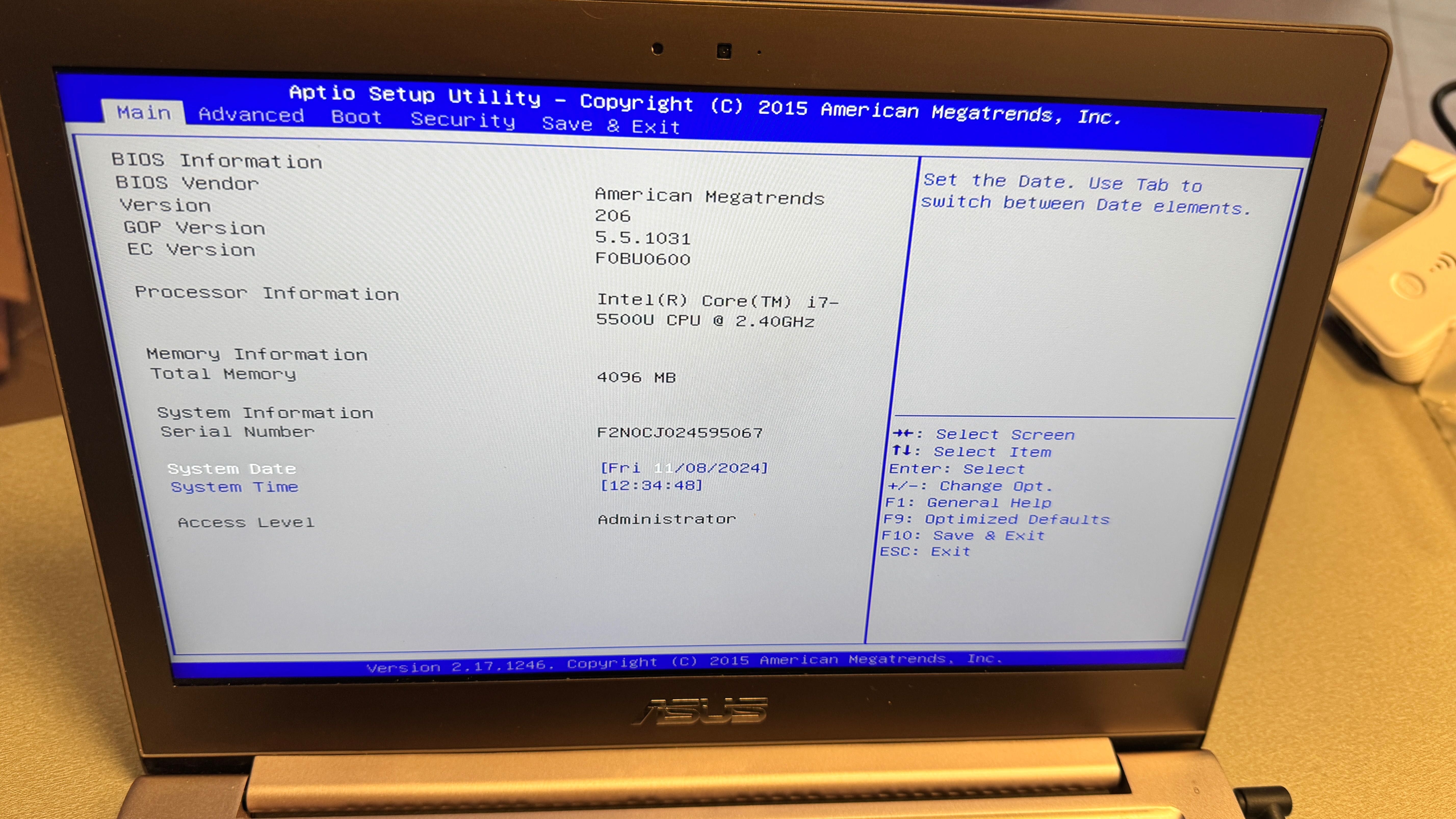 Laptop ASUS Zenbook UX303L i7  NVIDIA