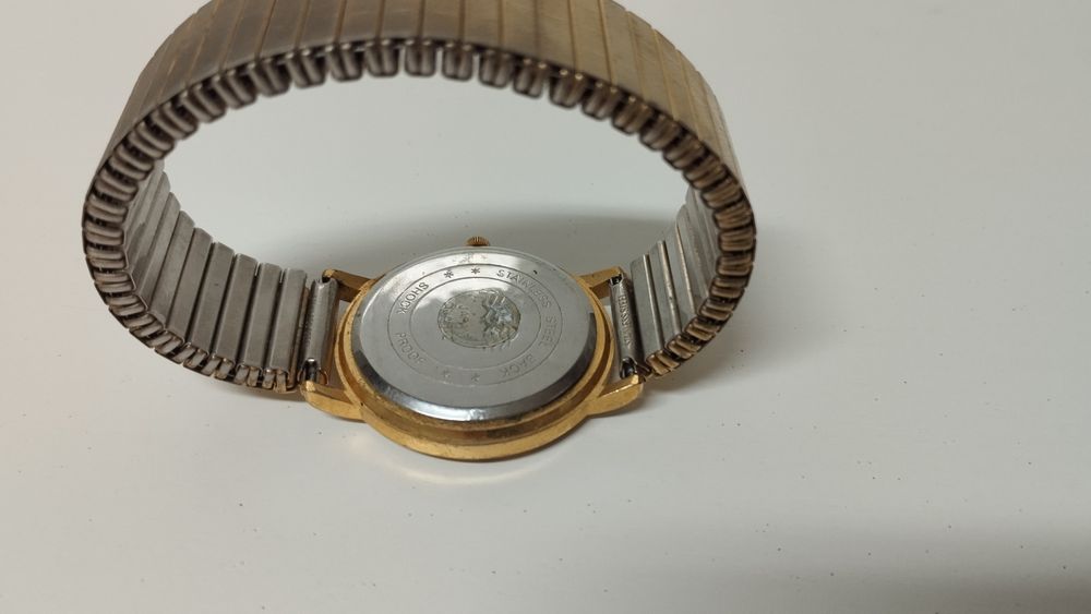 Relógio marca Medal