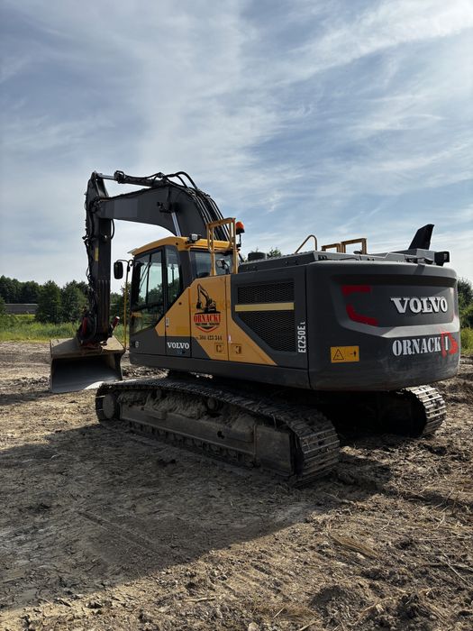 Koparki | Prace Ziemne | wyburzenia | transport kruszyw |