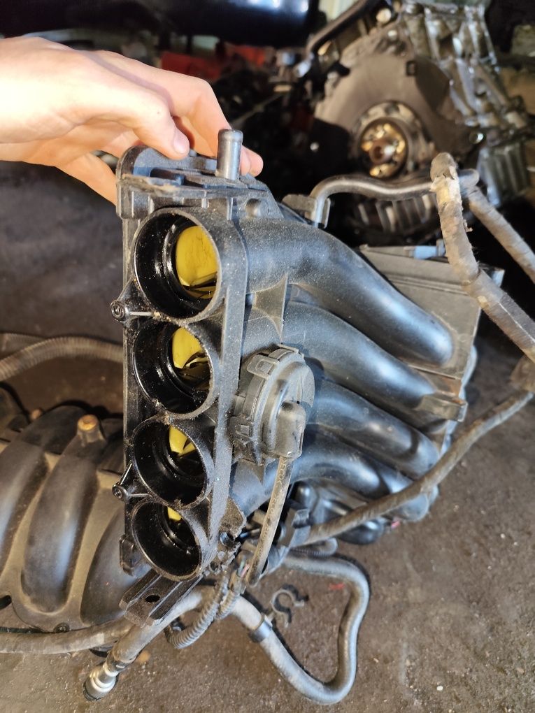 Kolektor ssący dolotowy VW Audi Skoda 1.6 Mpi BSE