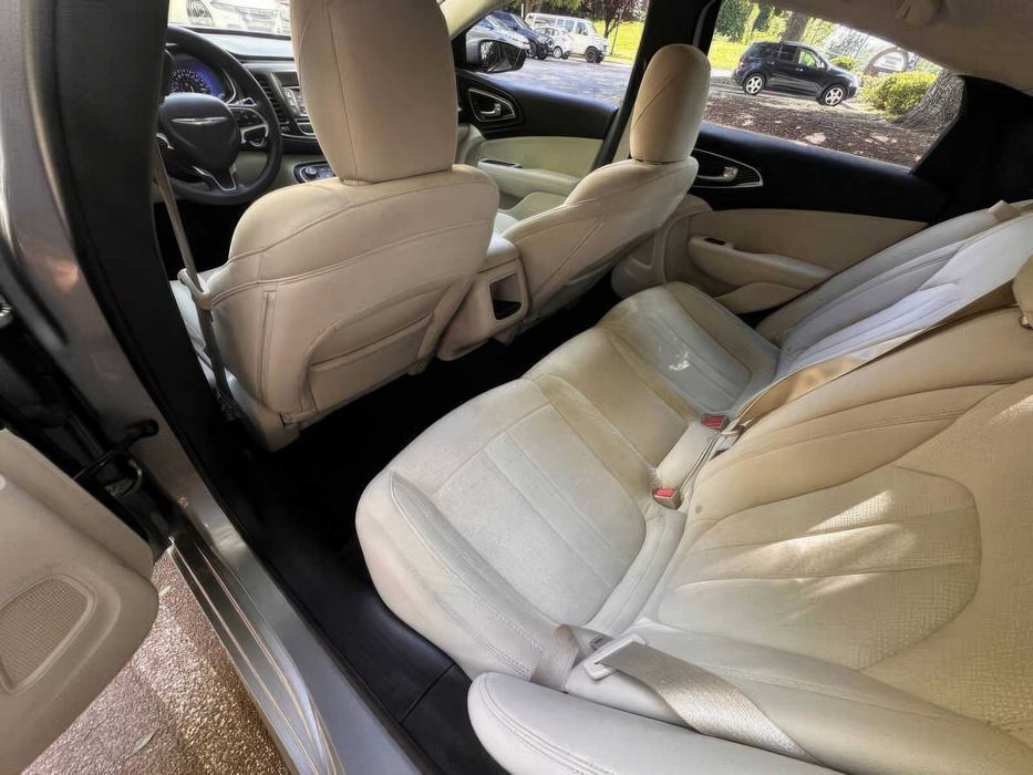 Chrysler 200 Limited      2016