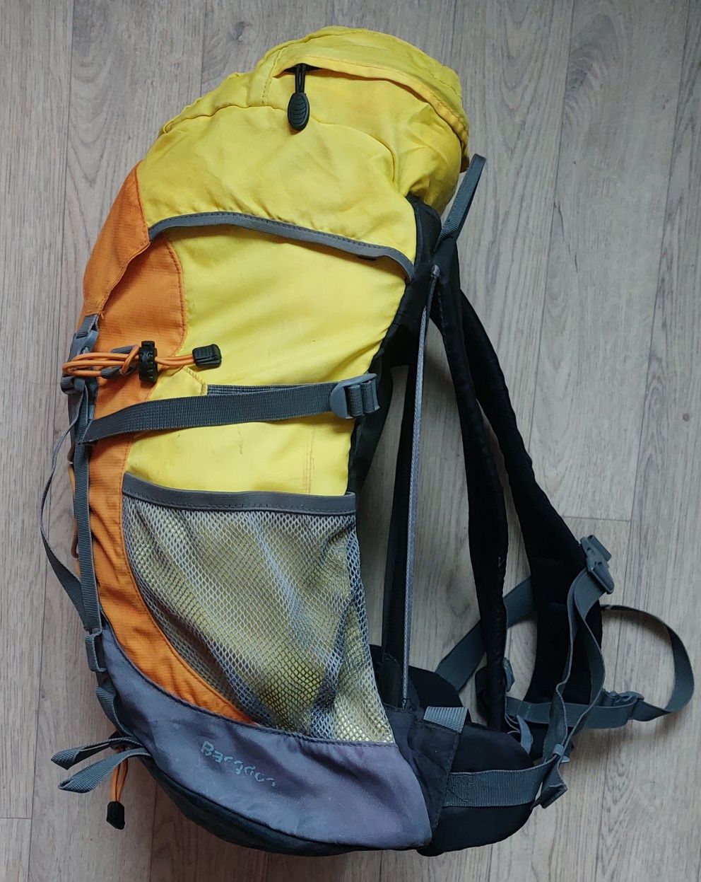 Рюкзак б/у спортивный Salewa Baegdoo 28L с дождевиком.