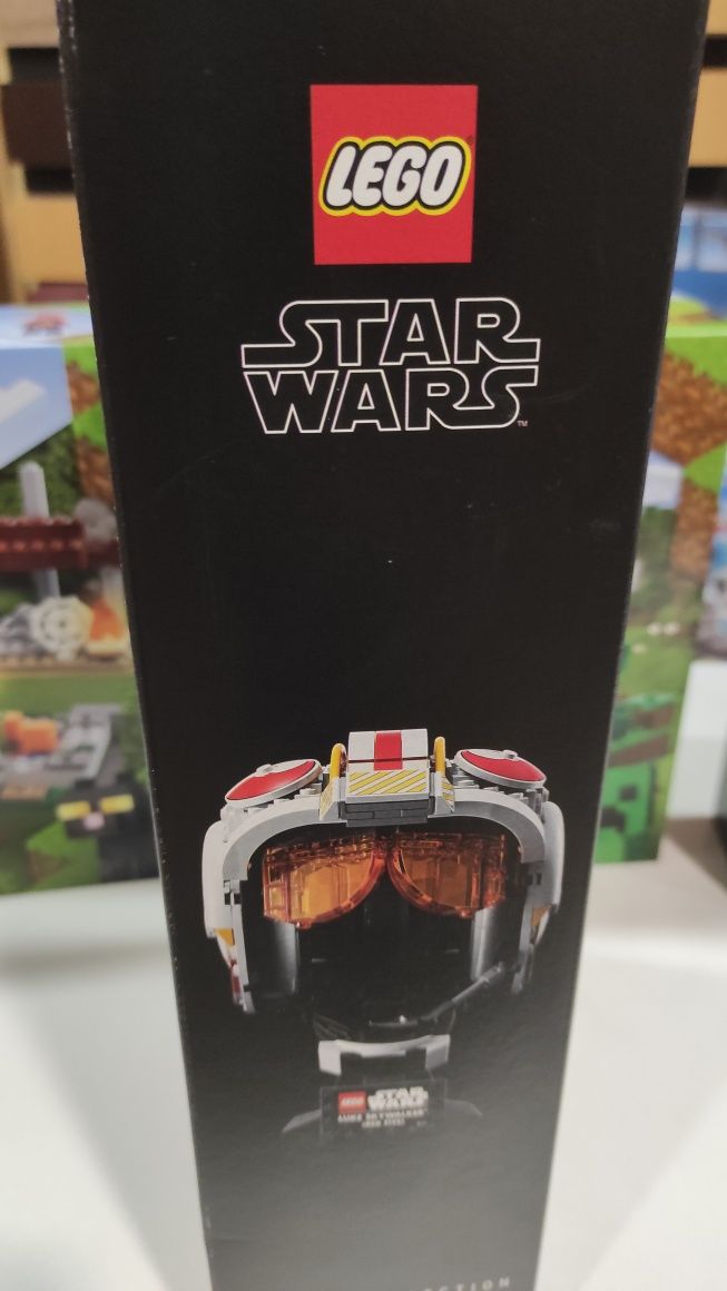 Конструктор LEGO Star Wars 75327 Шлем Люка Скайуокера Красный-5