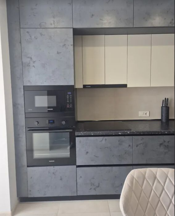 Продаж 1к квартири 43 кв. м на вул. Лепкого Богдана