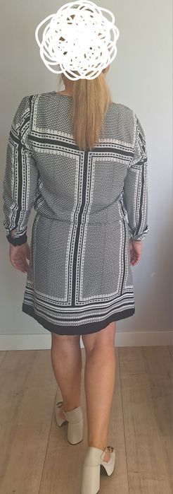 Sukienka przed kolano r. M