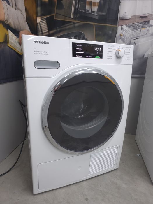 Сушильна машина з тепловим насосом Miele TWF760 GreenPerformance 8кг