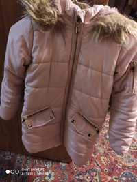 Продам зимние пальто для девочки