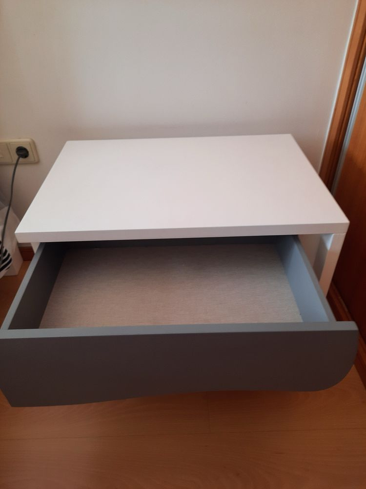 1 Mesa de cabeceira