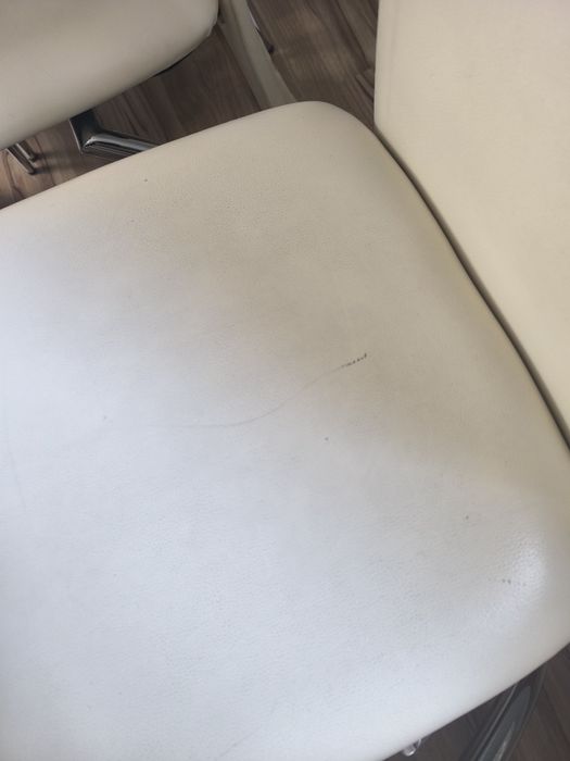 Krzesła do salonu 8 szt ekoskóra beżowe nogi chrom