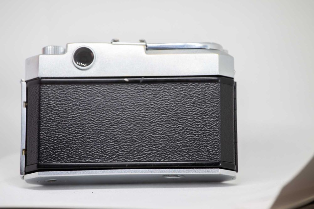 Máquina Fotográfica analógica Aires 35-III (Peças)