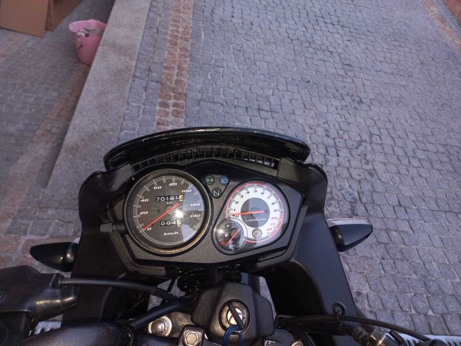Honda CBF125 - em bom estado
