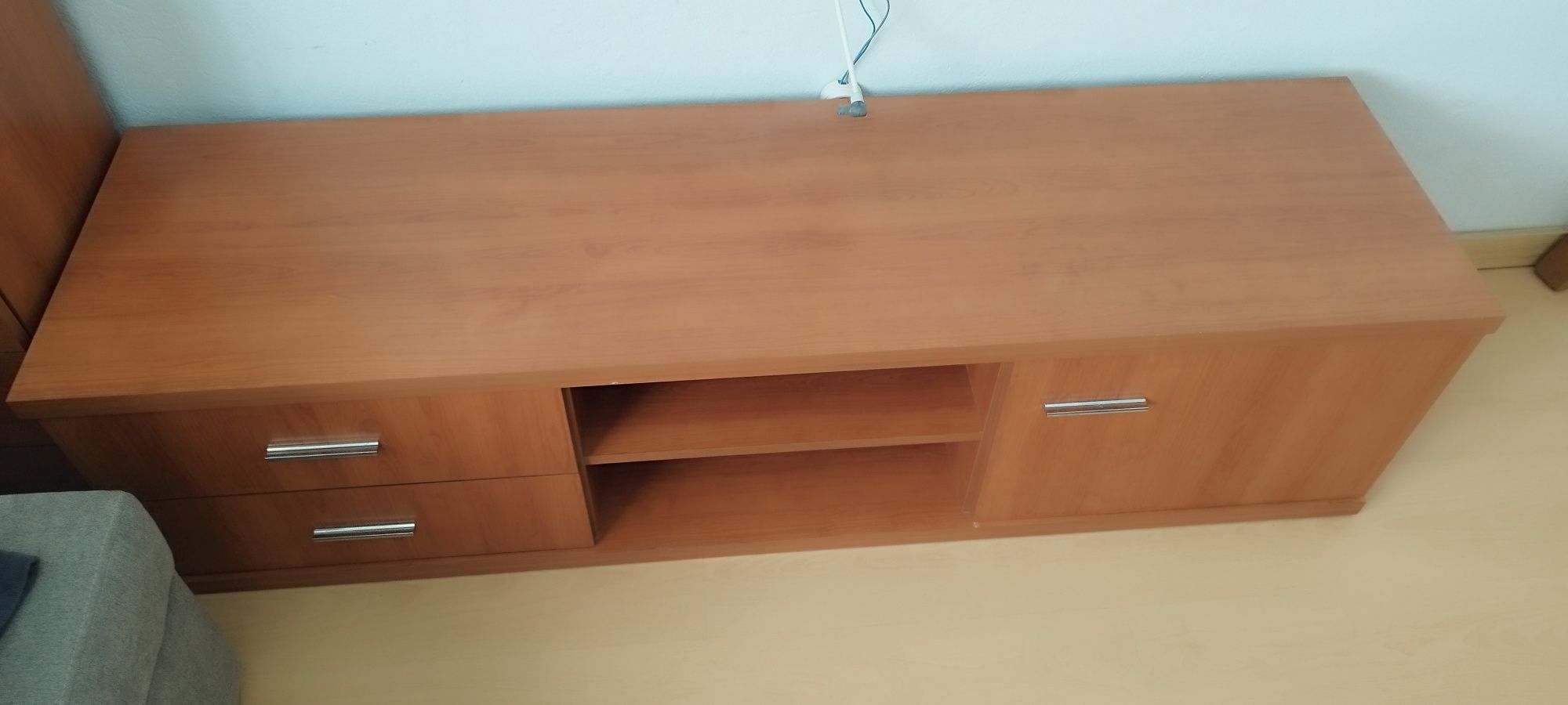 Móvel de sala castanho