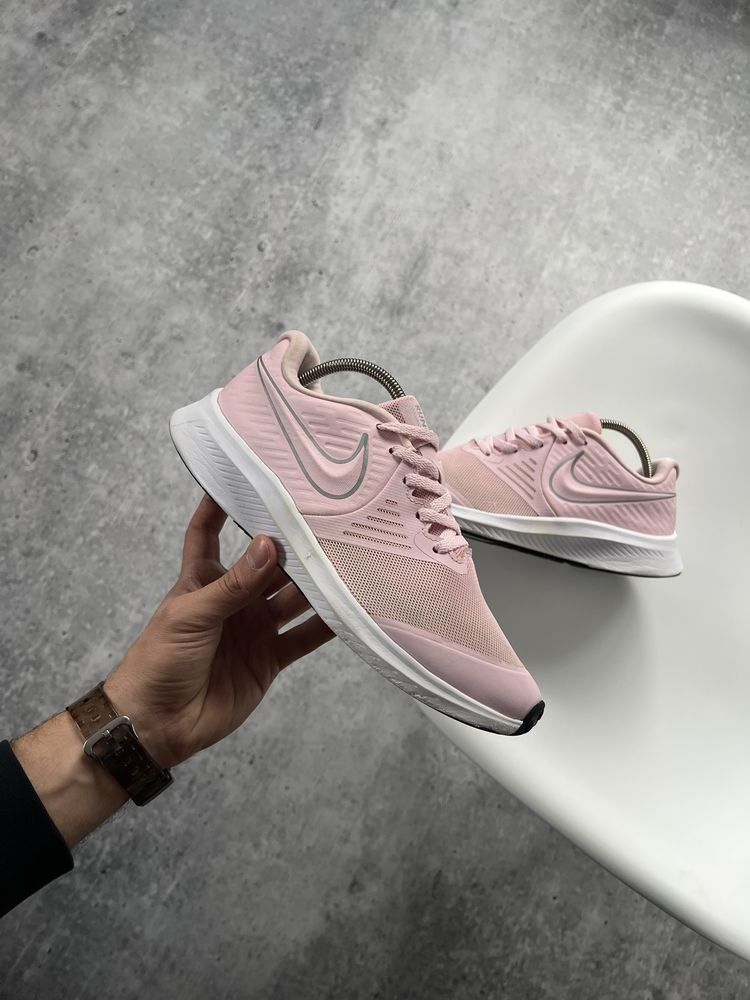 Оригінал! Жіночі кросівки Nike, Розмір 38 (24 см) Гарний стан!