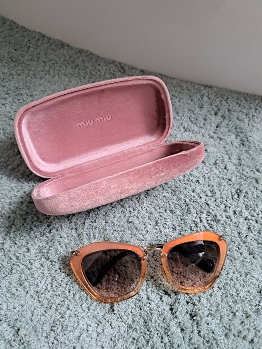 Oryginalne okulary MIUMIU przeciwsłoneczne Włochy opalizują