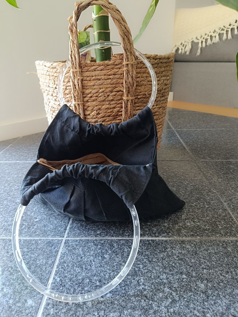 Bolsa preta com alça transparente