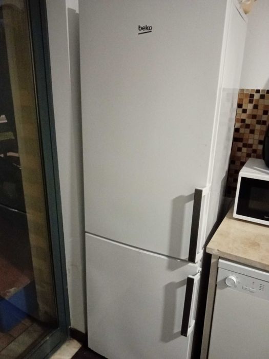 Venda de uma geladeira e duas máquinas (lavar e secar) tudo novo