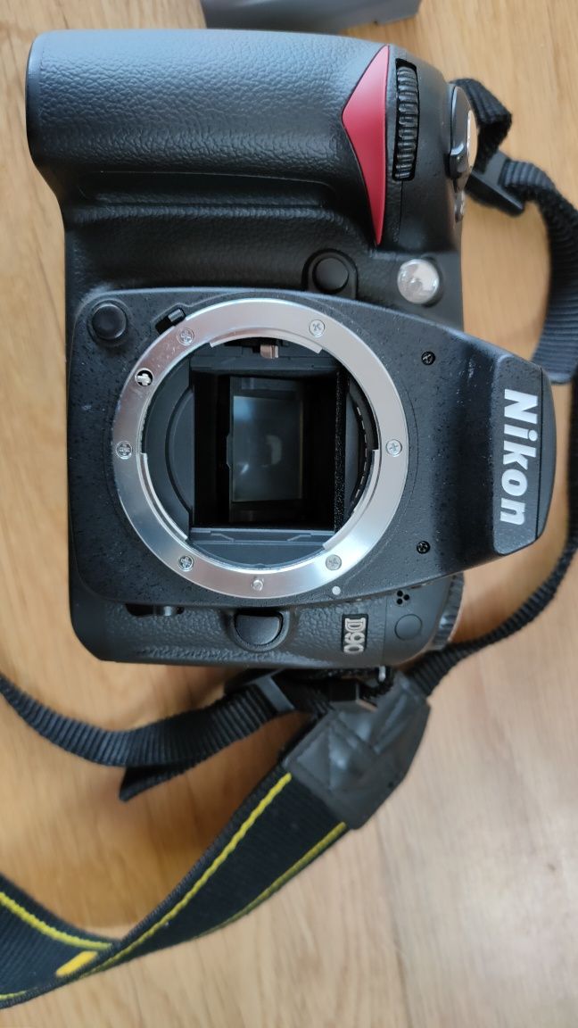 Nikon D90 com 2716 disparos