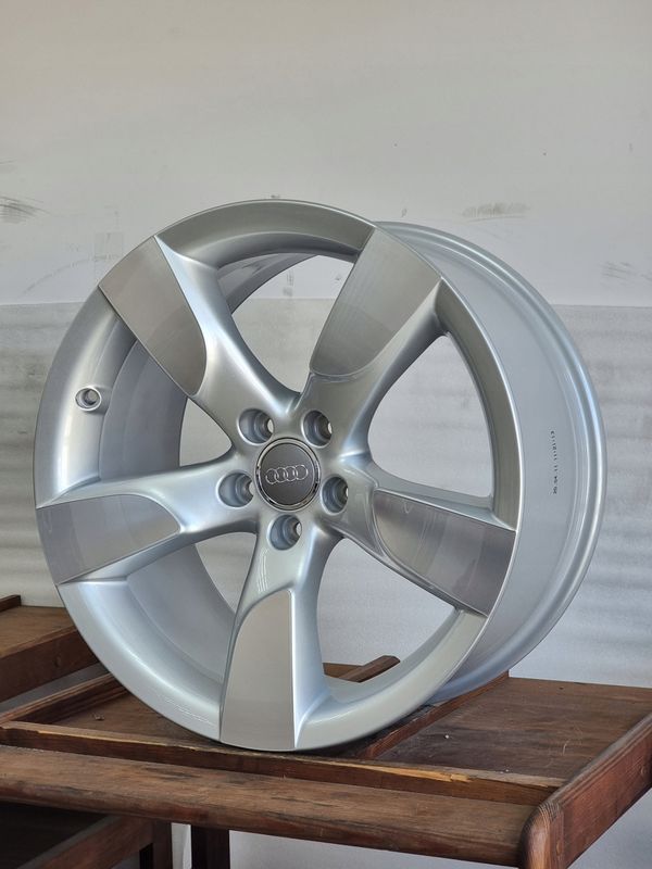 Oryginalne Alufelgi Felgi Audi A5/8t A7 A8 D4 D5/19 Cali 8tb Rotor