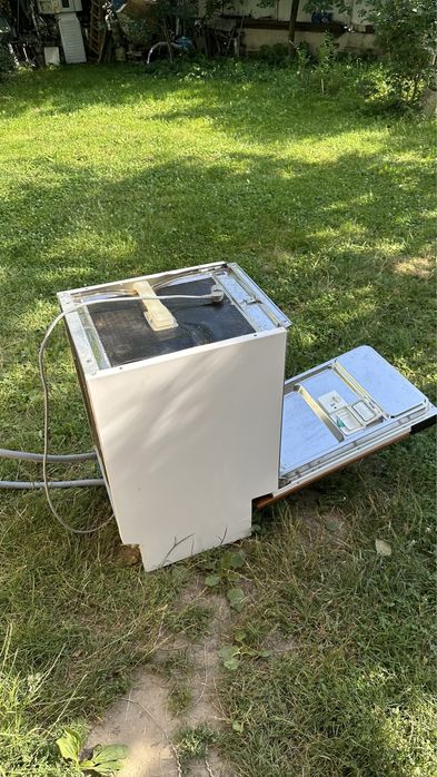 Zanussi посудомийна машина