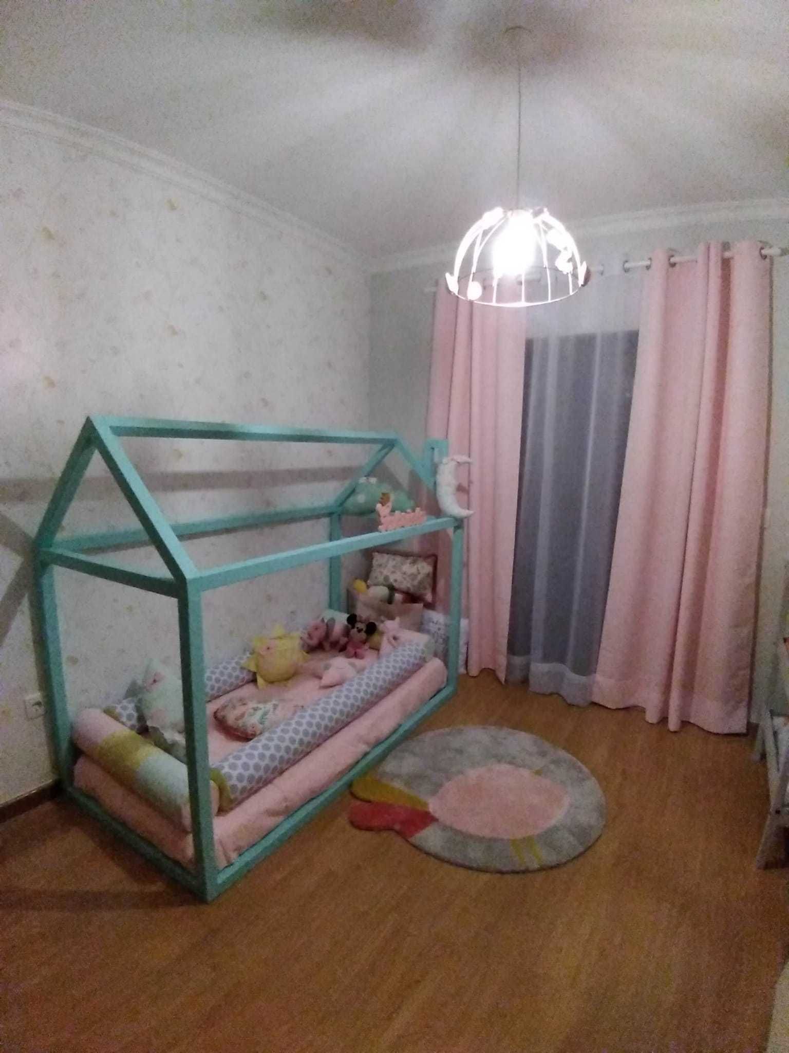 Cama montessoriana + colchão ( como novos e sem uso)