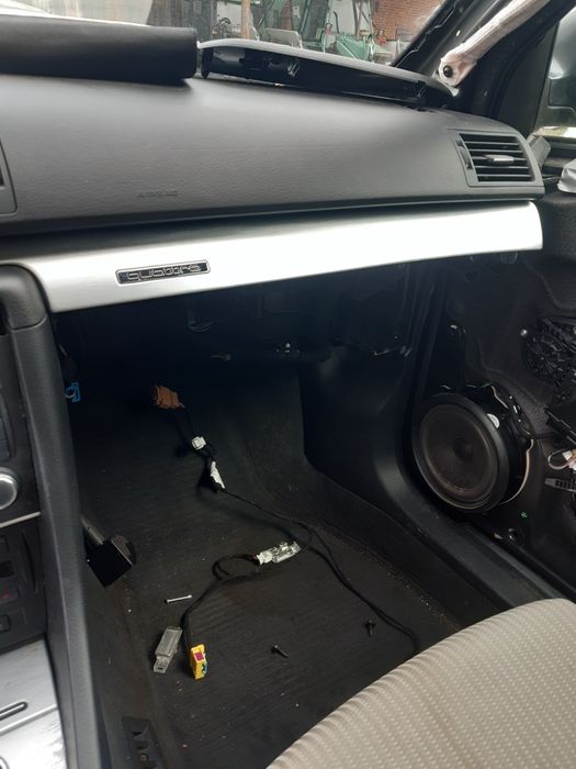 Listwy dekory aluminium Audi A4 B6 B7 deska drzwi