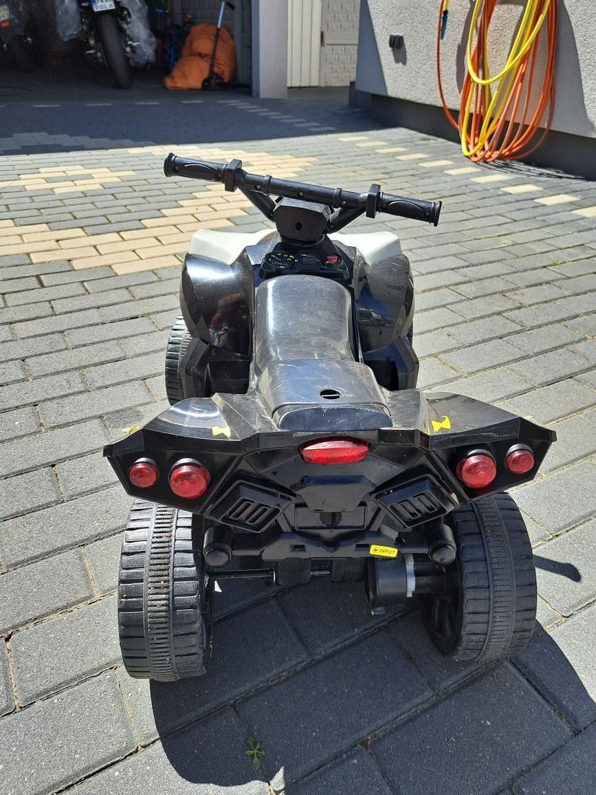 Quad pojazd elektryczny