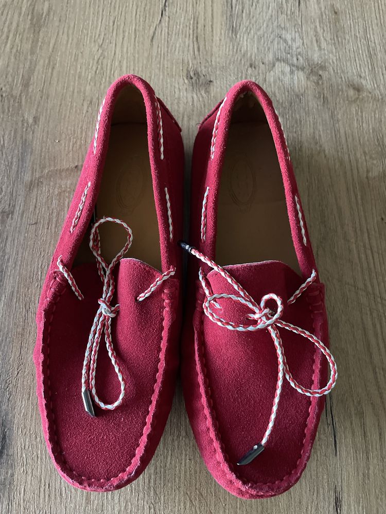 Buty czerwone z zamszu