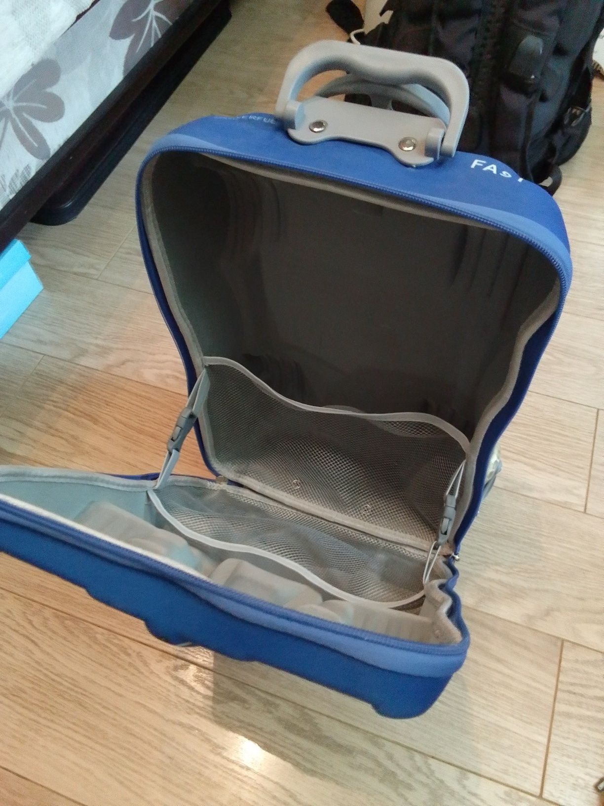 3D детская школьная сумка на колёсиках