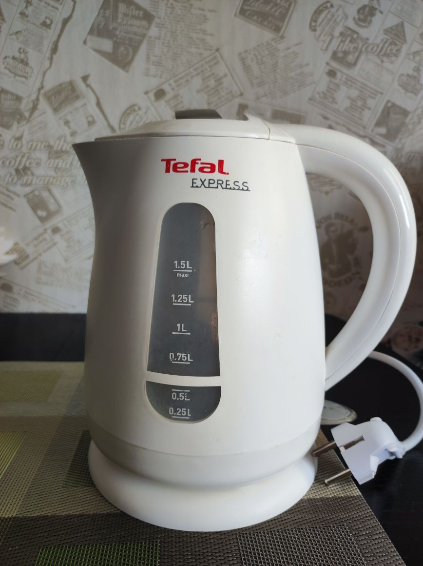Електричний чайник Tefal