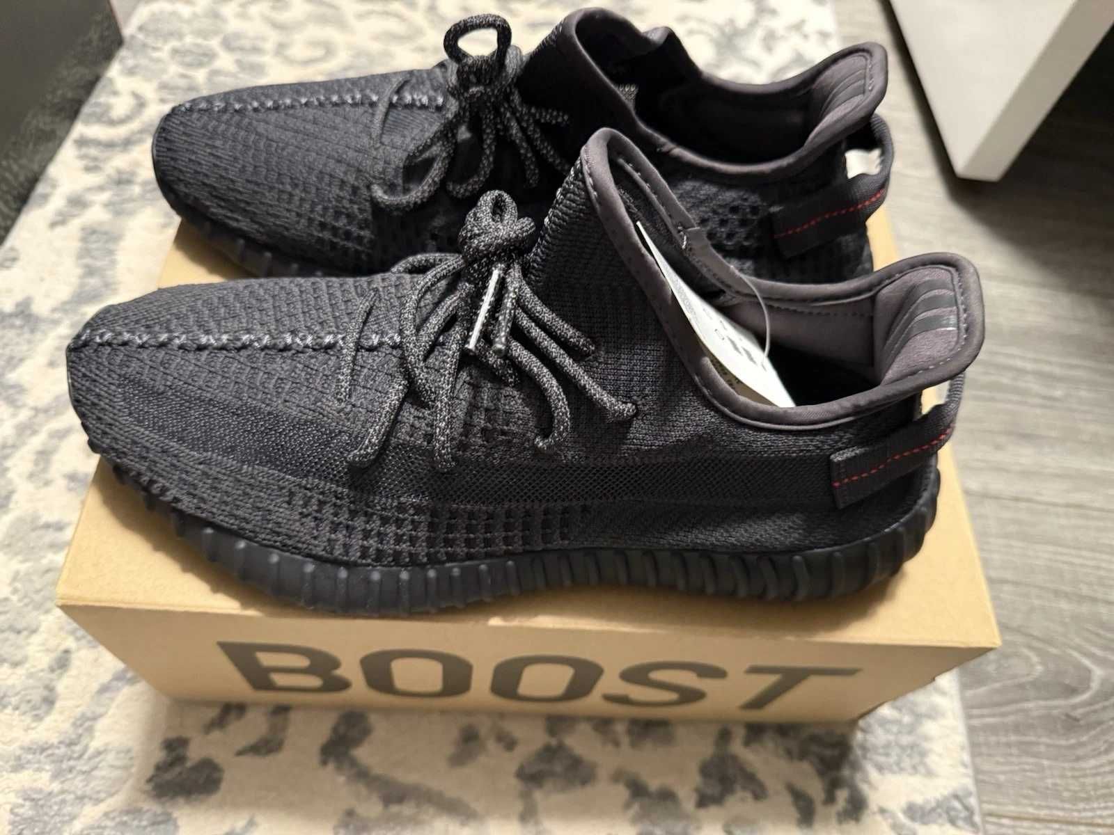 Buty męskie adidasYeezy Boost 350V2 czarny nowy z metką R.44