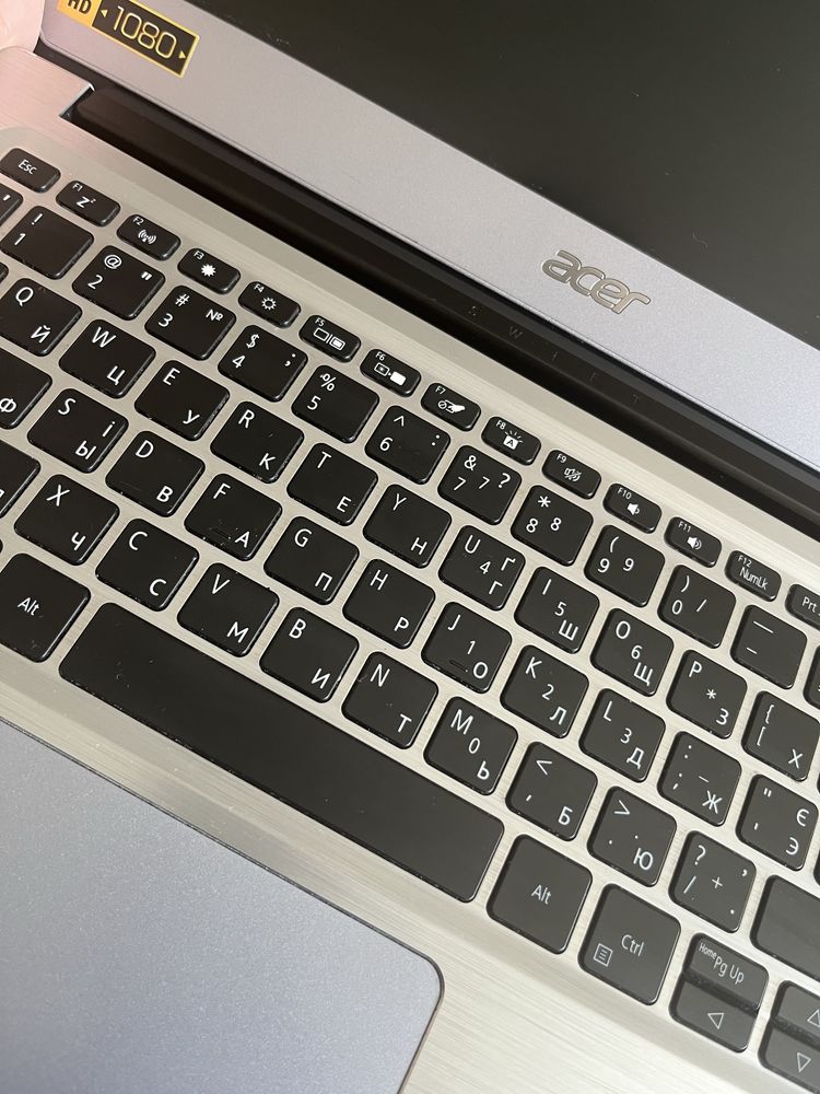 Sprzedam laptop ACER Swift 3 srebrny