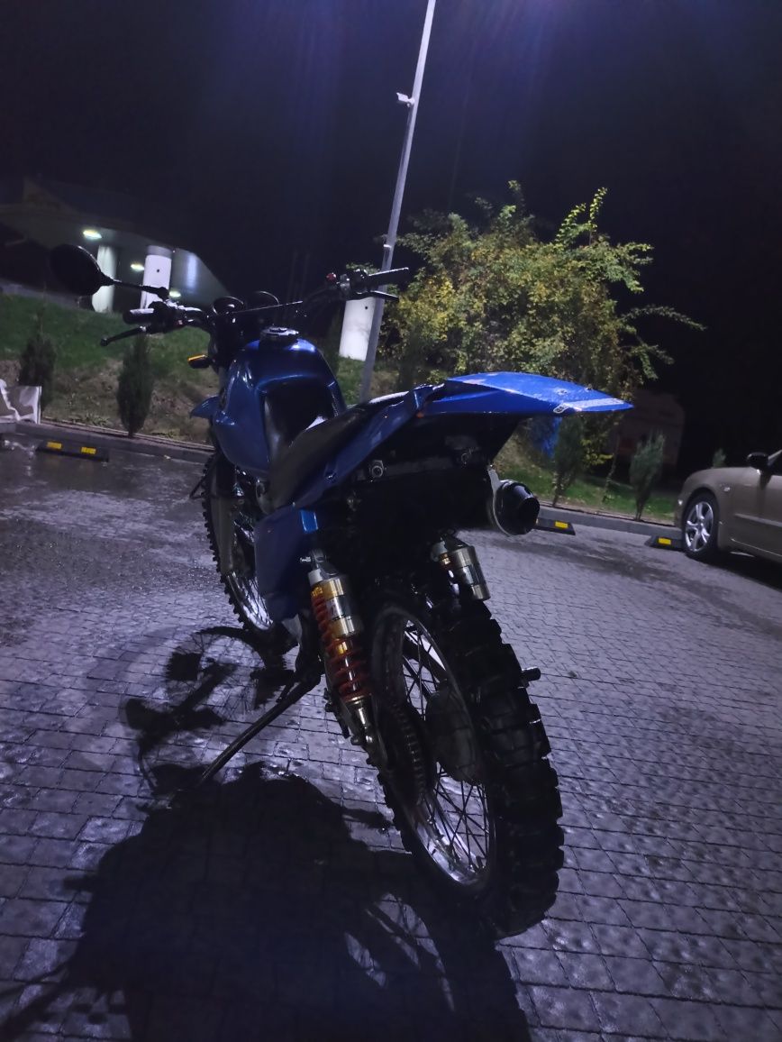 Suzuki DR250 (XL125)