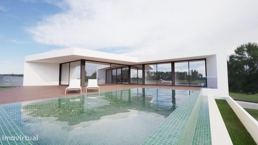 Moradia Moderna com Vista para a Baía de São Martinho – Em Construção