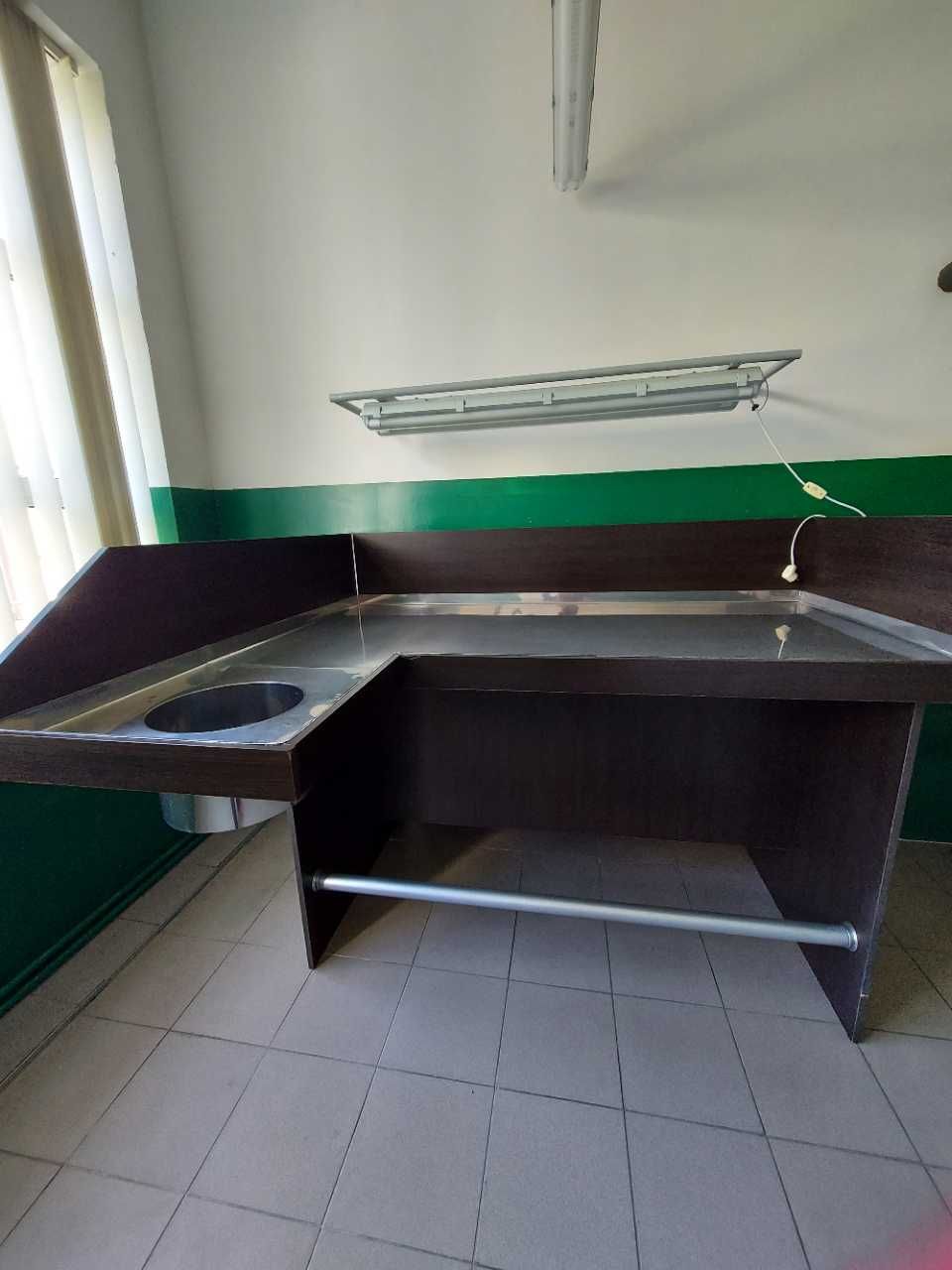 stół z blatem ze stali nierdzewnej