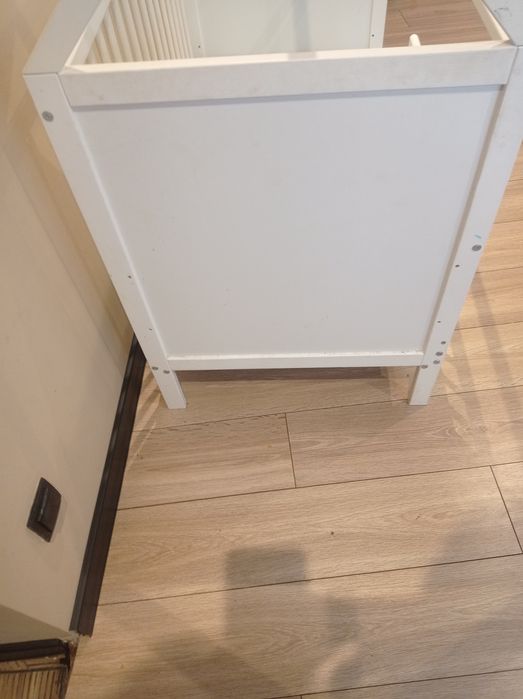 Łóżeczko domek 2w1 z funkcją wejścia dla malucha