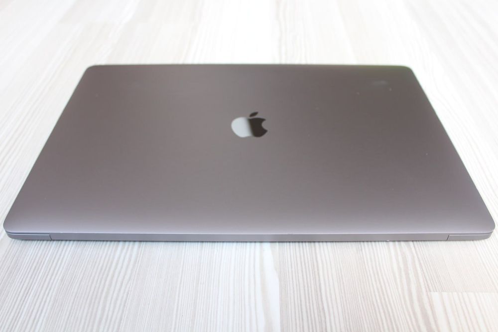 MacBook Pro 2019 Core i9, retina