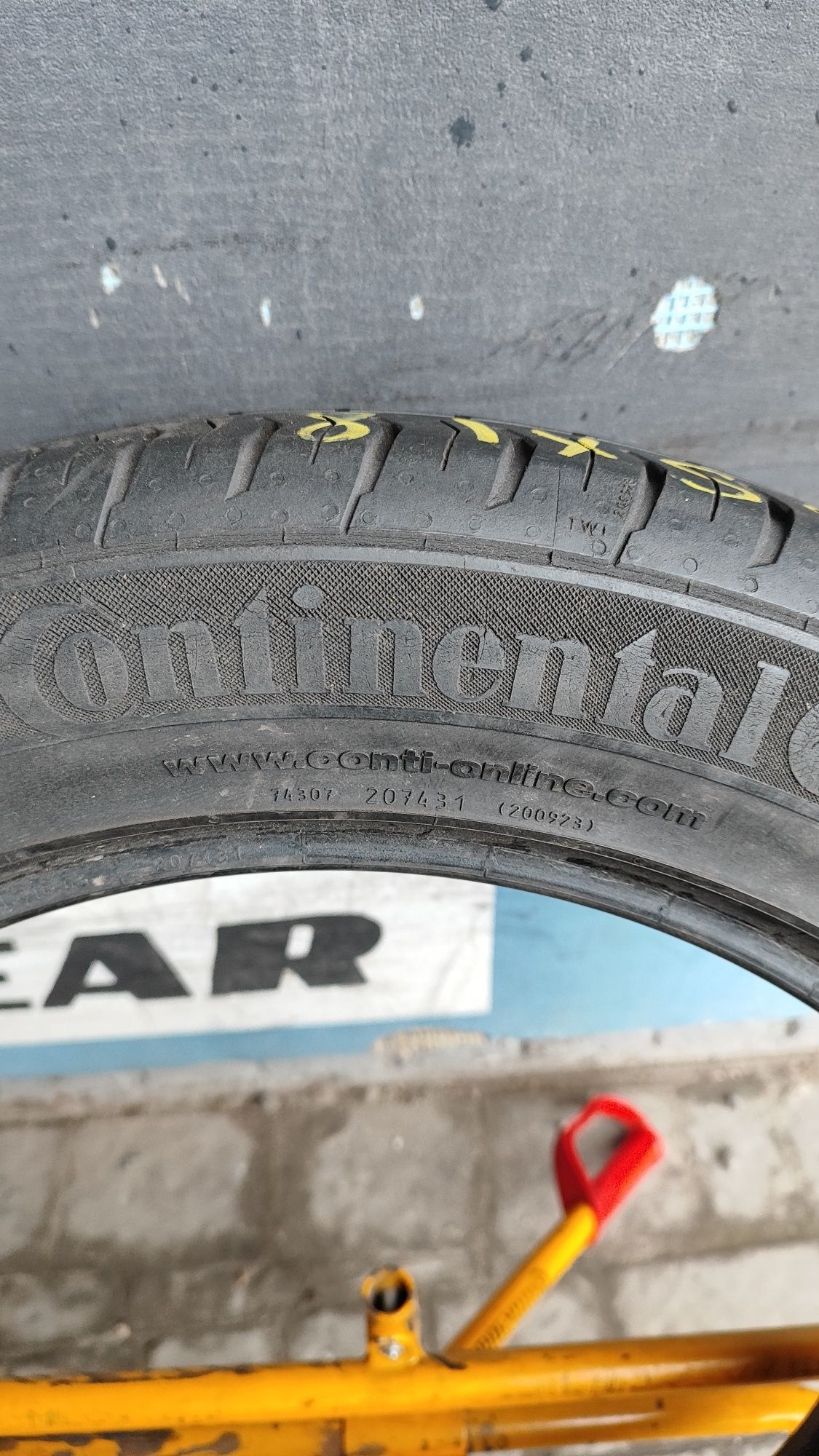 Шини Continental літні 215/55 R18