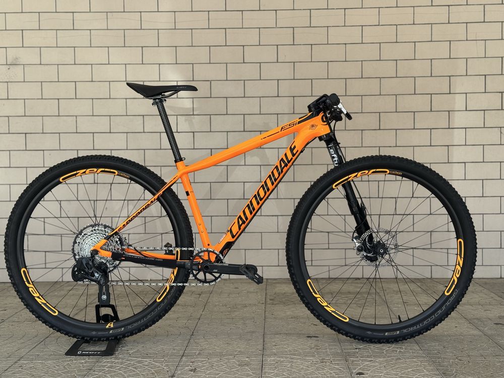 Bicicleta BTT Cannondale FSI Carbono