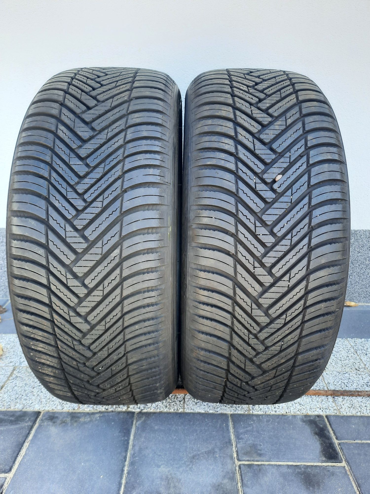 2 opony 225/40 R18 Hankook Kinergy 4S 2023r 8mm