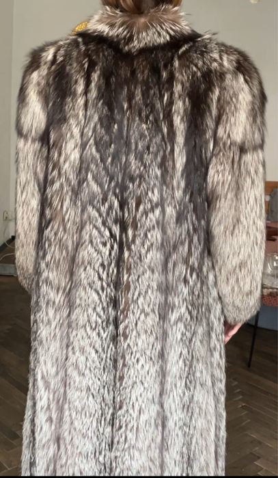 Продам натуральну шубу із чорнобурки