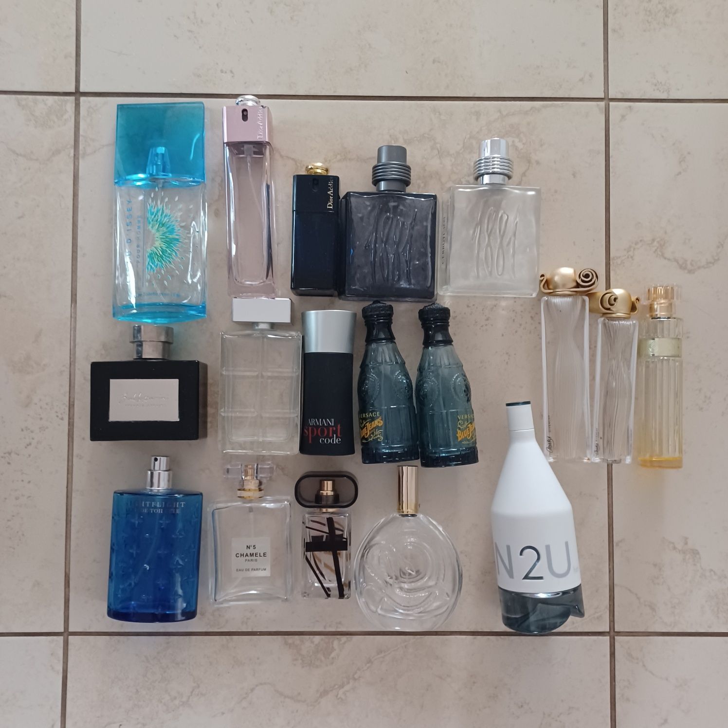 Zestaw buteleczek po perfumach/ cena za całość 18 szt